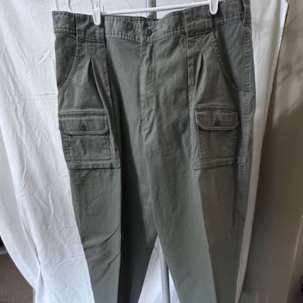 Cabela's 7-Pocket Hiker Trail Pants Relaxed Fit, High Rise, Straight Leg Size 20 - Picture 2 of 10